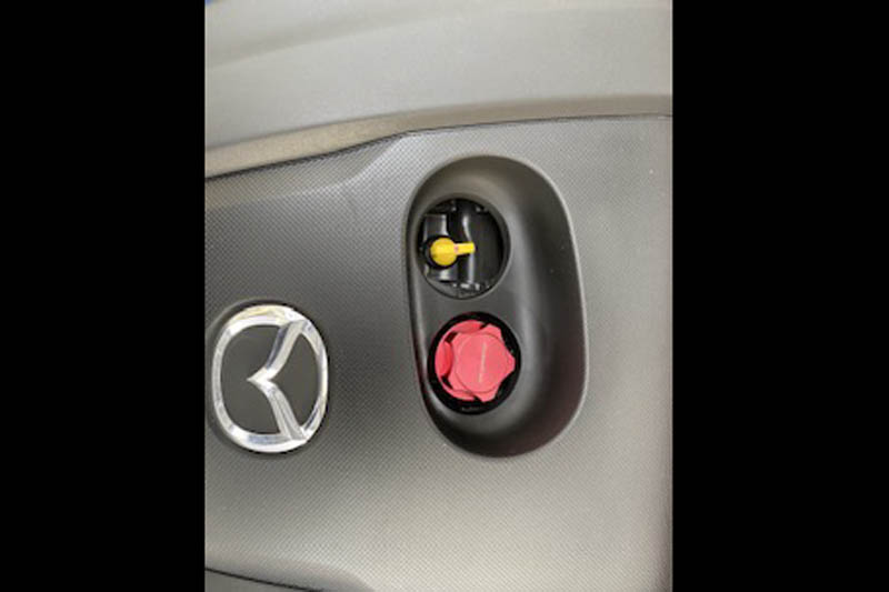 The red stuff is shiny.  AutoExe Mazda car tuning & customization