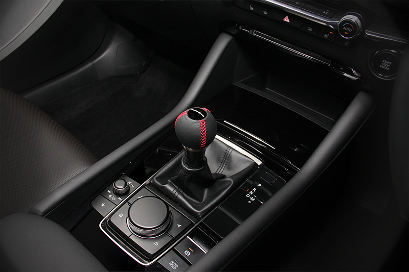 Straight-type shift knob for automatic transmission vehicles to be