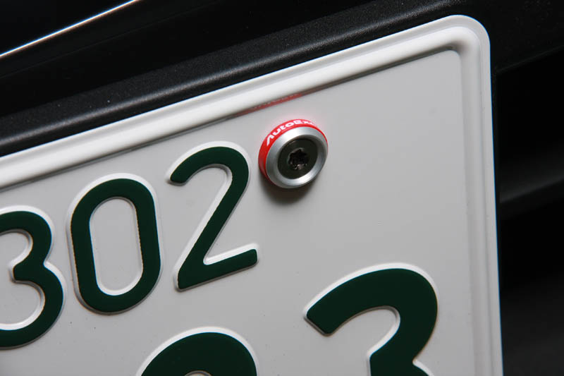 チタンナンバーボルトを限定生産 Autoexe マツダ車チューニング カスタマイズ