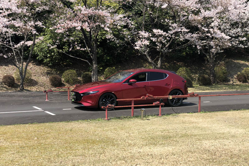 MAZDA3用マフラー、SKY Xに対応。   AutoExe マツダ車チューニング